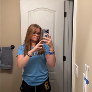 Meet your Posher, Elesha